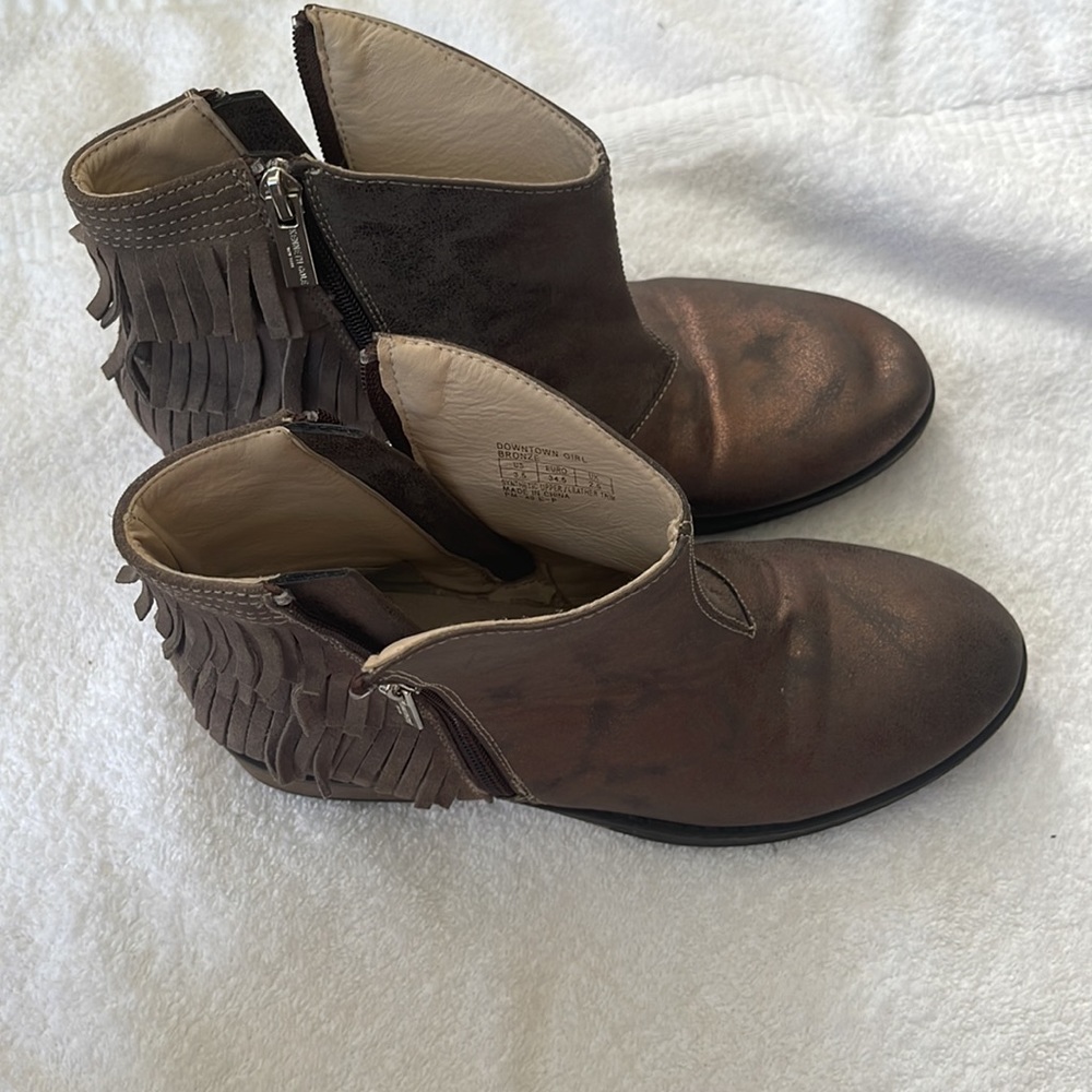 Nice boots - Picture 2 of 5